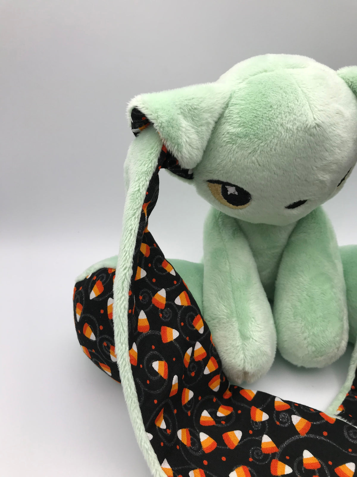 Small Pastel Green Cabbit Candy Corn