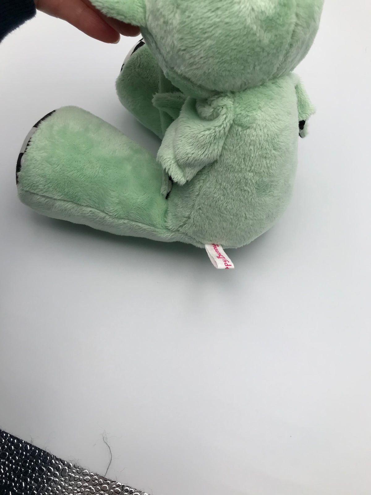 Small Light Green Bat Checker Print