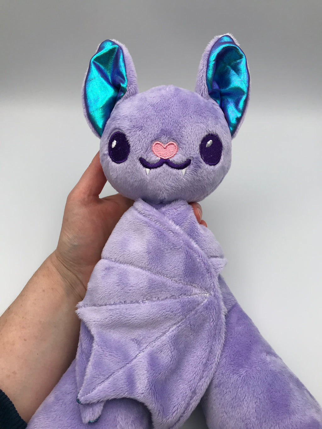 Small Purple Bat Pearl Blue